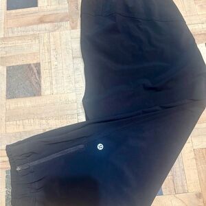 Lululemon Athletica Black Adapted State HR Jogger crop